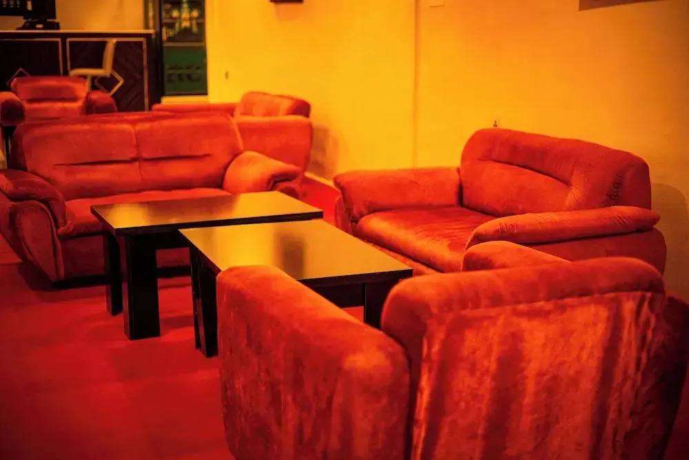 Great Western Hotel and Suites