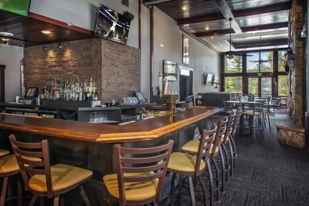 Grand Timber Lodge 2 Bedroom Ski In, Ski Out Condo