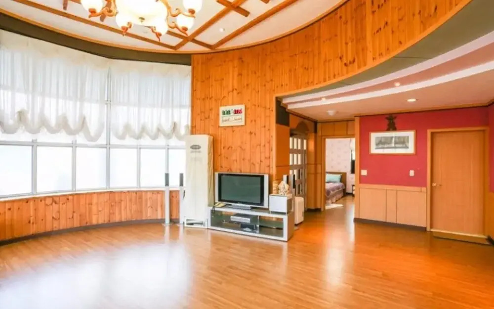 Taean Sunflower Pension