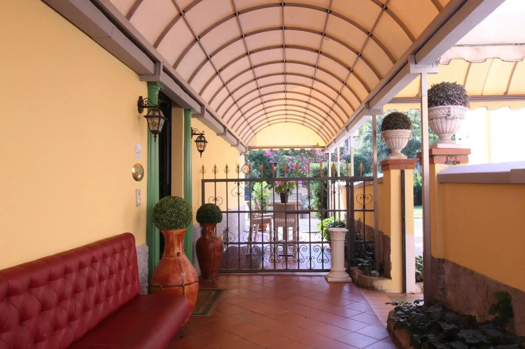 Hotel Charly
