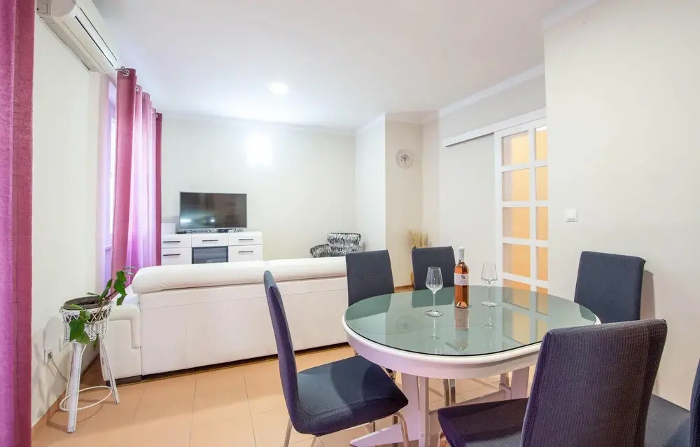Awesome Home in Split With Wifi and 2 Bedrooms