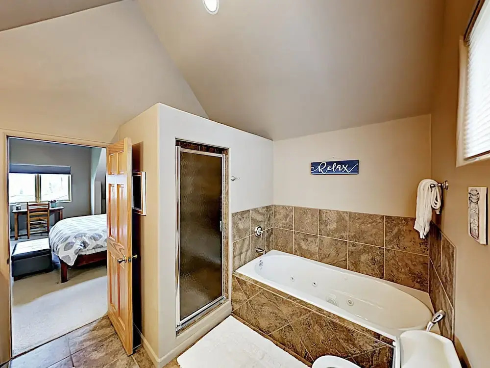 New Listing! Big Mountain-view Gem In Wildernest 3 Bedroom Townhouse