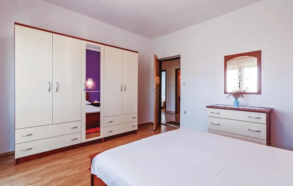 Stunning Apartment in Rovanjska With 3 Bedrooms and Wifi