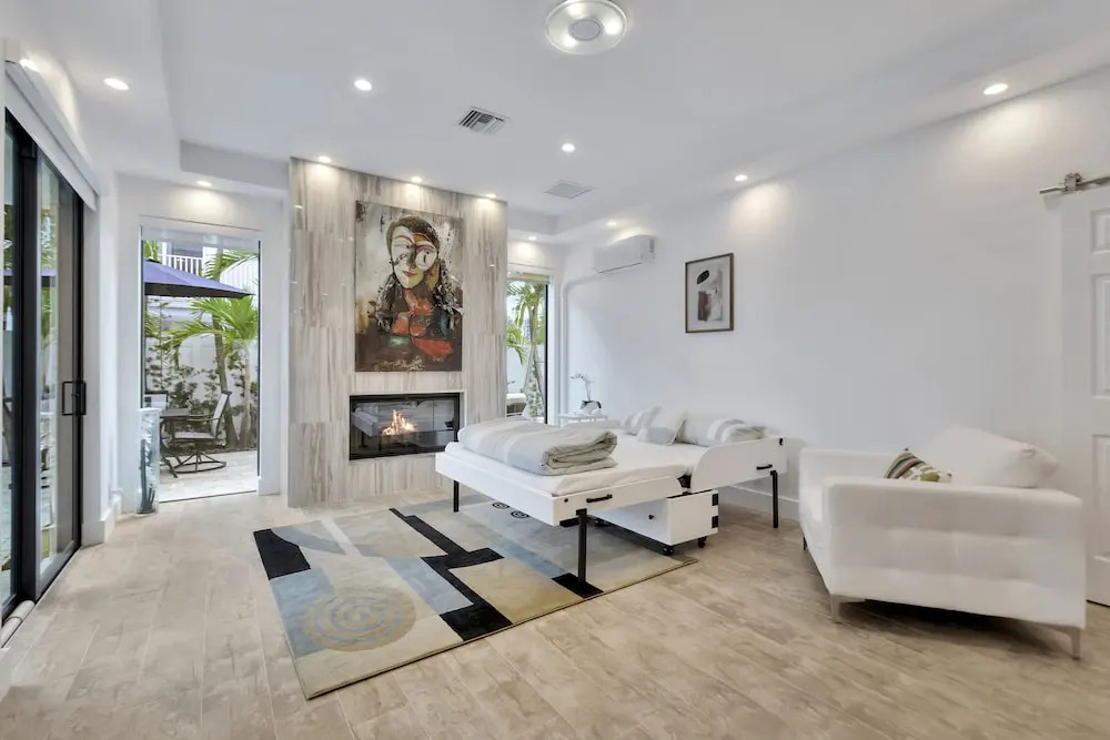 Lynora's Luxe Estate Modern Design