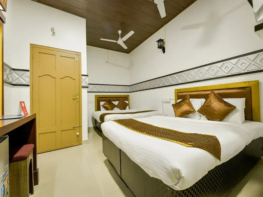 OYO 14226 Hotel Gago Inn