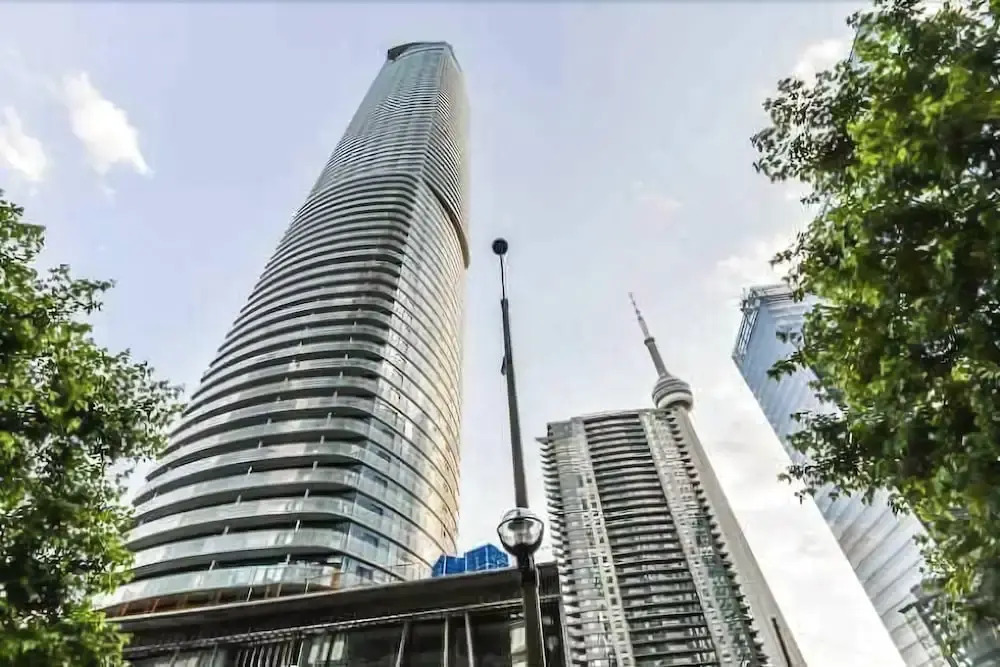 EG Suites - York St Condos 1 near CN Tower offered by Short Term Stays