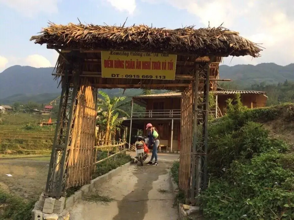 Cuong An Tavan  Homestay