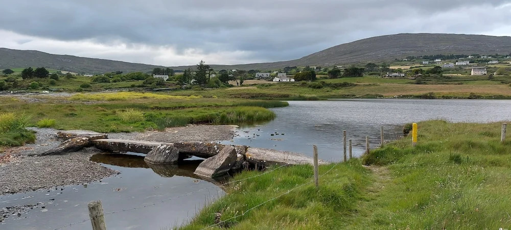 Bantry - House - Sleeps 6 - Sea Views - Parking