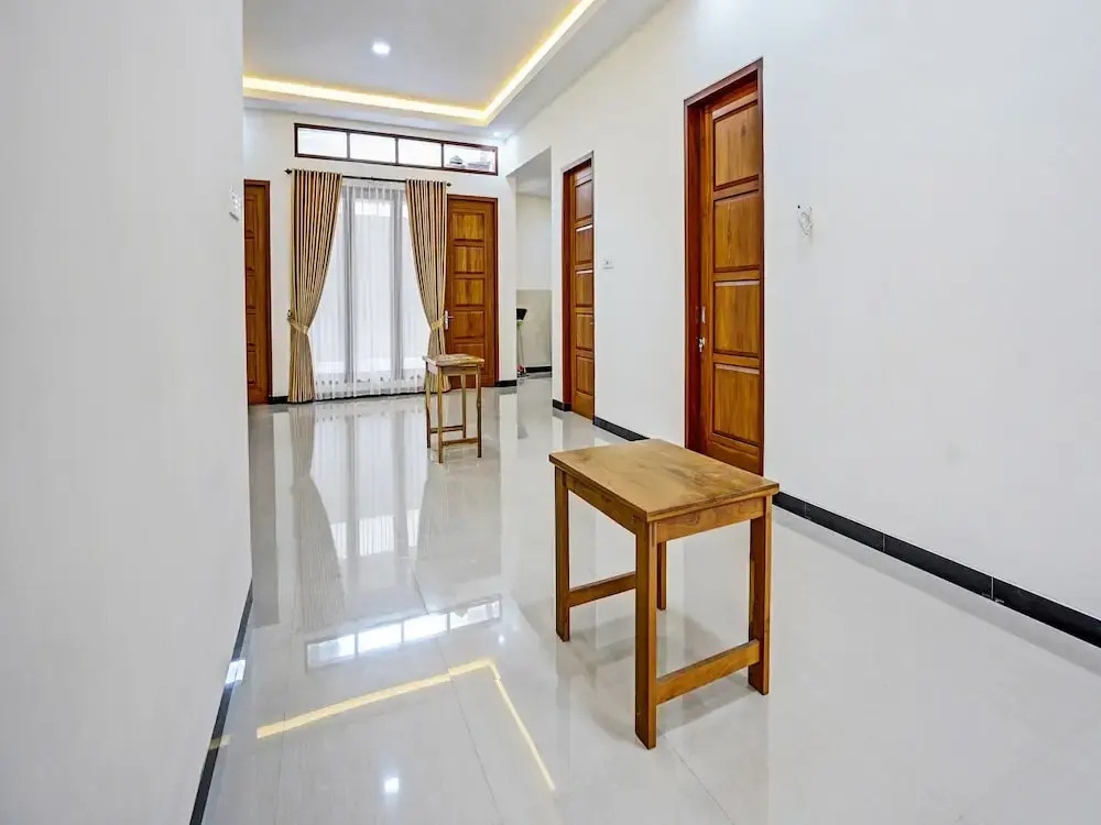 Kanggo Riko Family Homestay Mitra Reddoorz