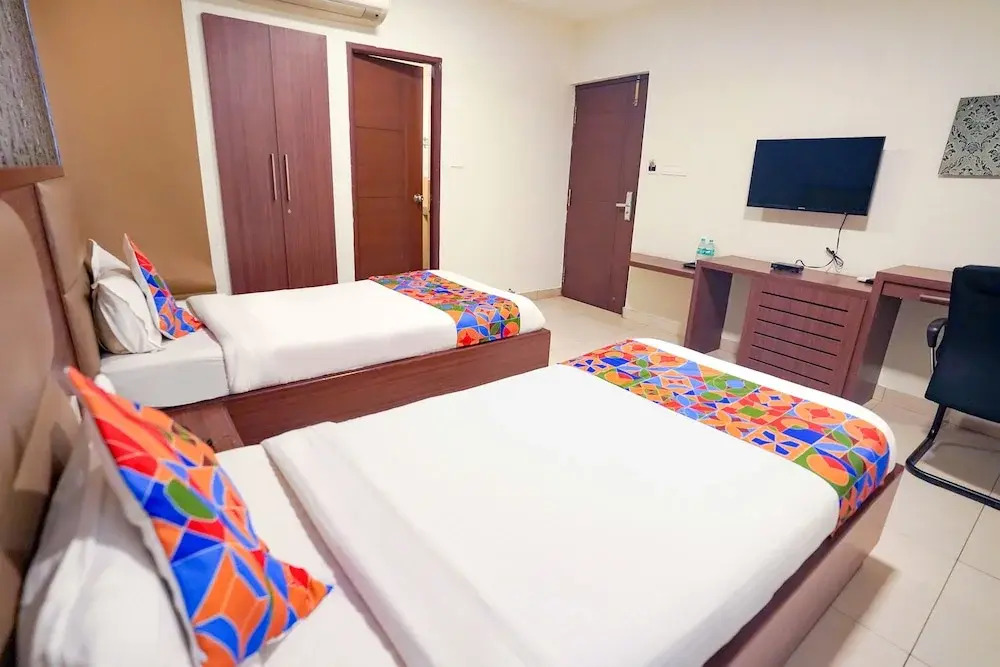 Fabhotel Raj Residency Iii