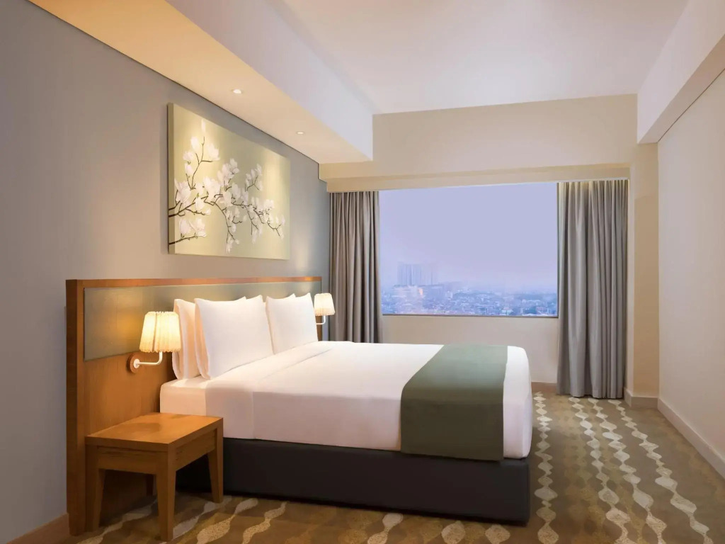 Holiday Inn & Suites Jakarta Gajah Mada by IHG
