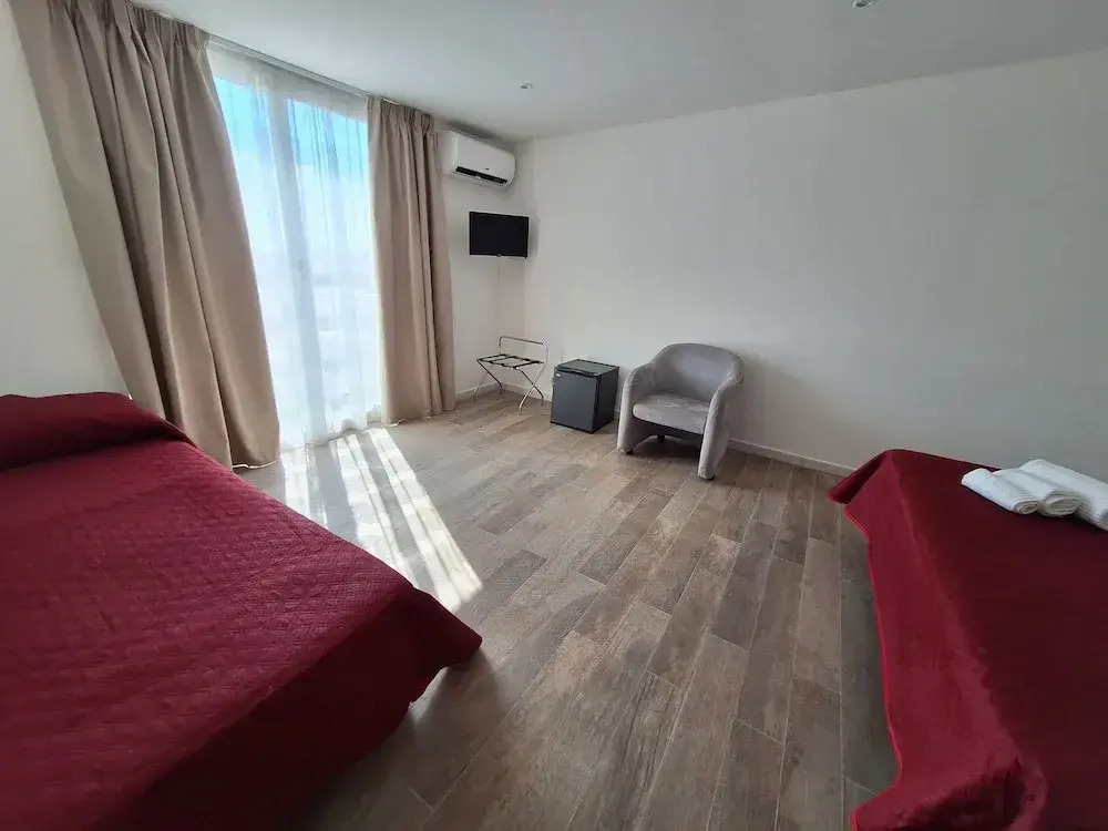 Room-triple Double Room