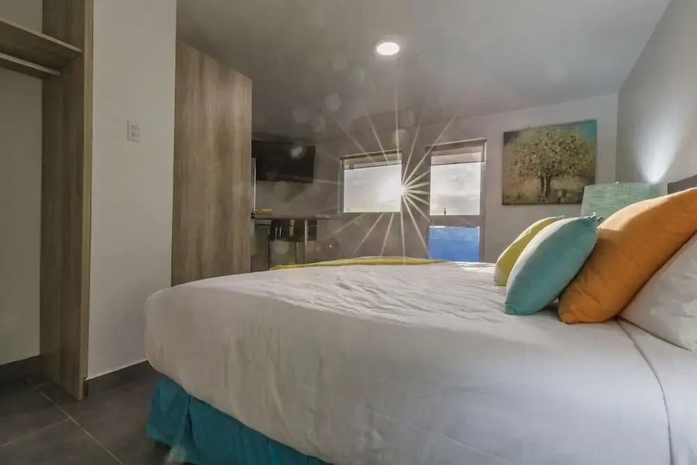 Turibana Plaza Suite 6 w Balcony