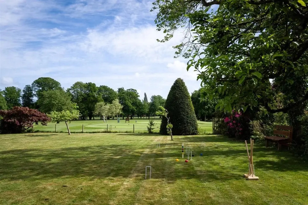 Rydon Court - Luxury Family Home With Extensive Views Over Exeter Golf Course