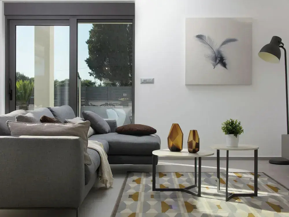 Luxury Apartment With Private Pool, Near the Beach and Close to Pula