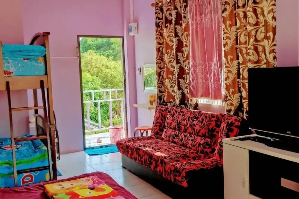 OYO 922 Thammachart Resort Kaosrichang