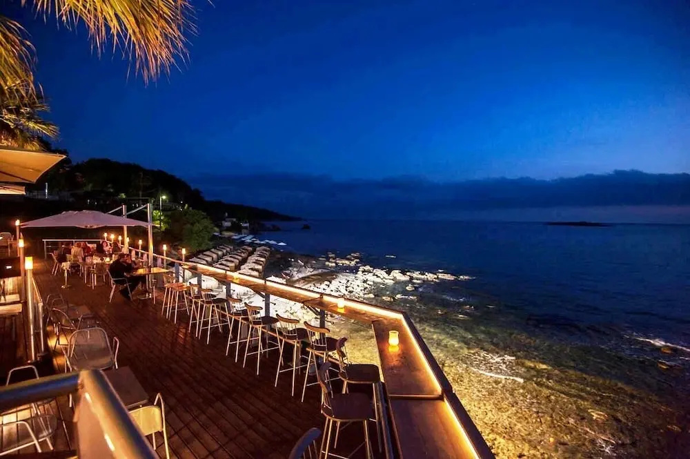 PHEIA, Vriniotis Resorts