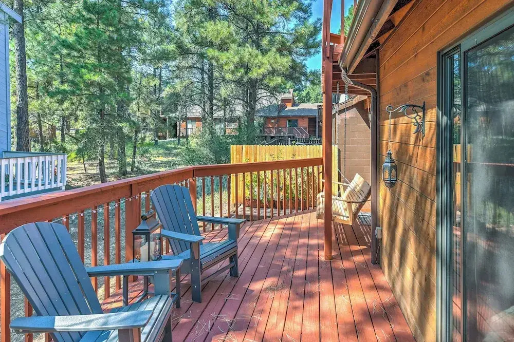 Wooded Retreat w/ Deck: 4 Mi to Downtown Flagstaff
