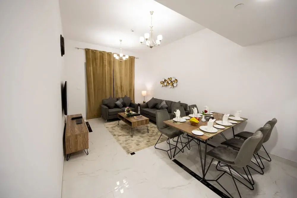 Rose Dream-Two Bedroom Furnished Apart..