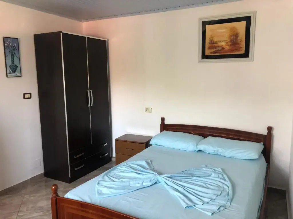 Oni Apartments
