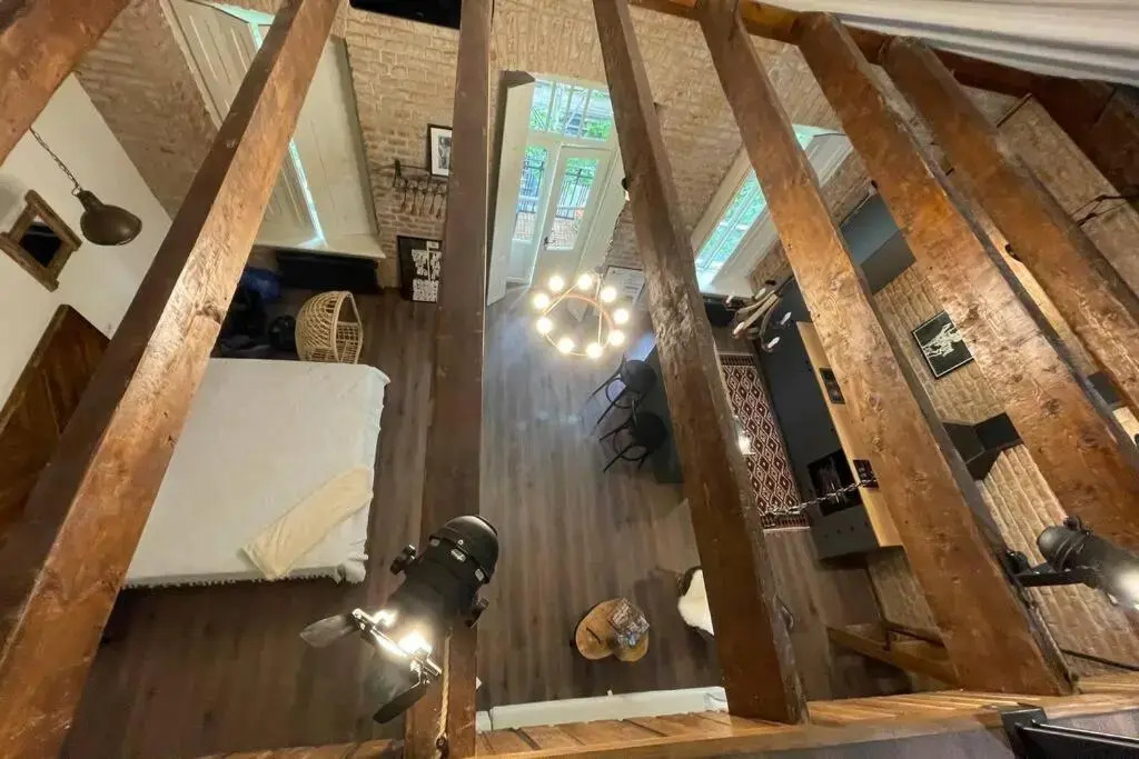 Writer's Loft w/ workspace-get inspired by comfort
