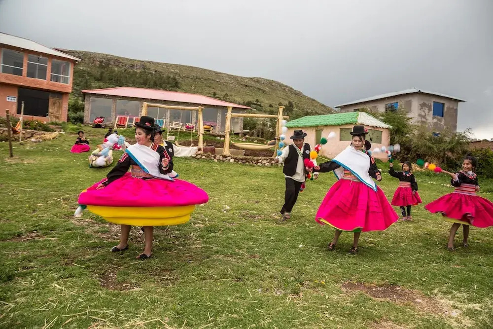 titicaca lodge - LUQUINA
