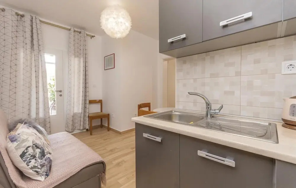 Amazing Apartment in Turanj With 2 Bedrooms and Wifi