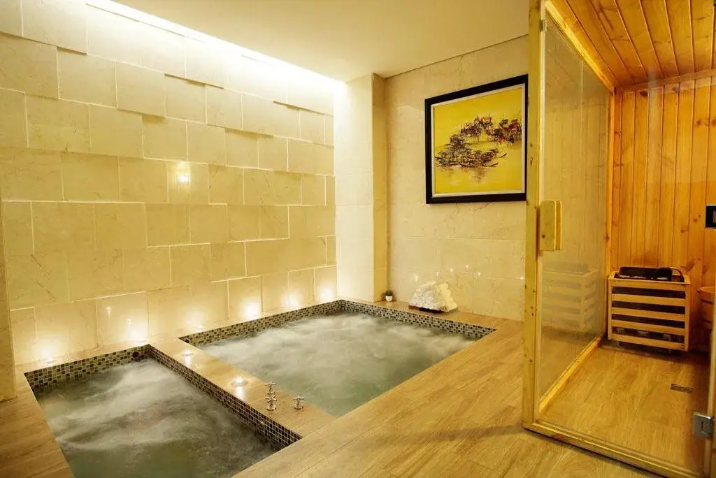 Nhat Ha L’Opera Hotel