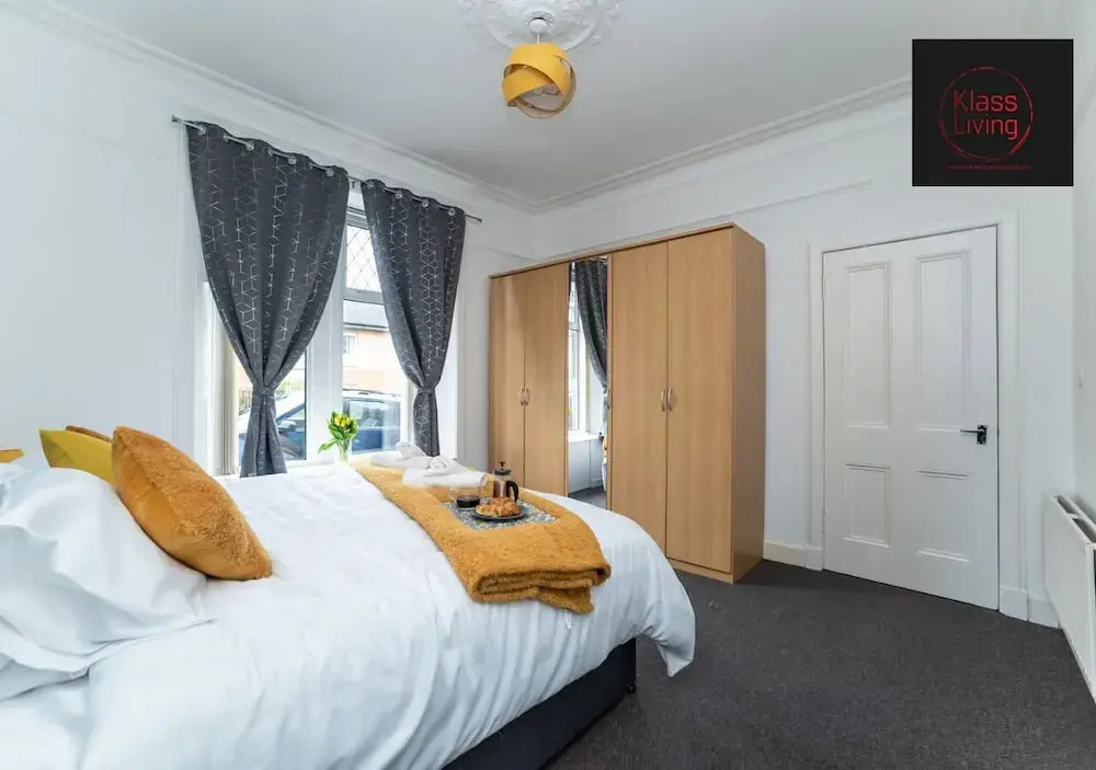 One Bedroom Apartment by Klass Living Serviced Accommodation Coatbridge - Albion Apartment with Wifi and Parking