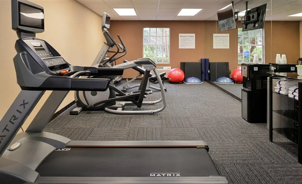 Holiday Inn Express & Suites Naples Downtown - 5th Avenue by IHG