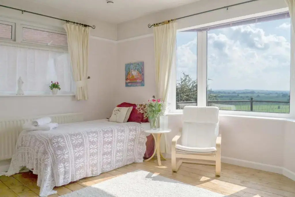 Healing Waters Sanctuary, Peaceful Retreat House, Glastonbury