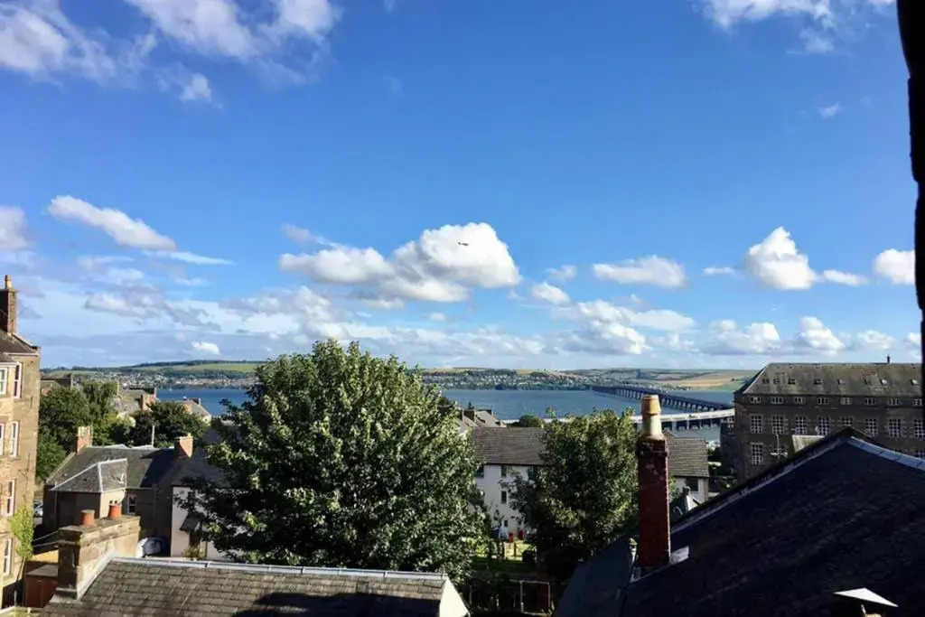 ☆ Central, Spacious Apartment Close to University☆