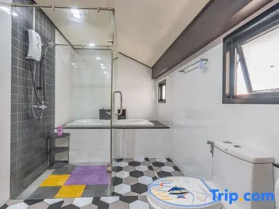 Thai Home 3BR near Hollywood