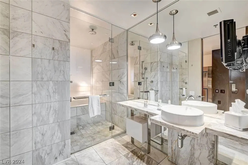 Amazing Modern Strip Views Palms Studio 21306