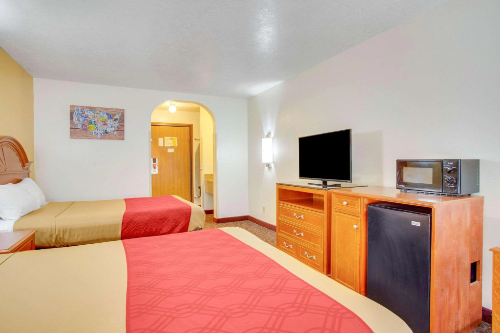 Econo Lodge Inn & Suites Albuquerque East I-40 Eubank Exit