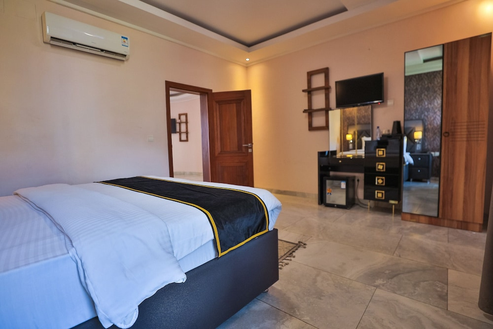 Homefree Hotel by signature