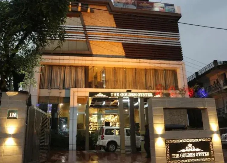 The Golden Oyster Hotel