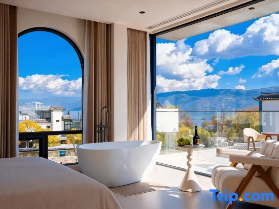 Half Moon Bay Waterscape Resort Homestay (Dali Erhai Ecological Corridor Store)