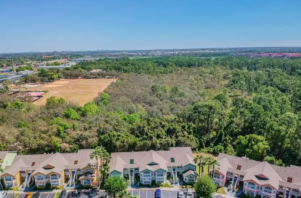 ​Near Theme Parks! 4 BR's, Sleeps 10! Gorgeous Home, Pool, Patio!