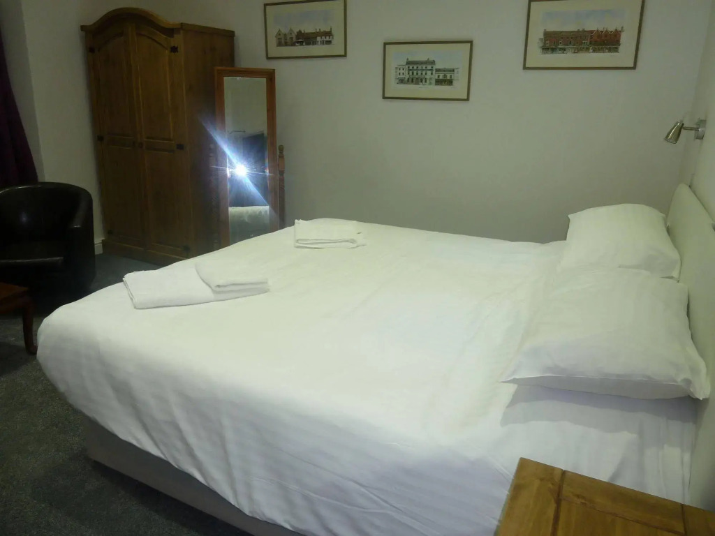 Parrett Hotel