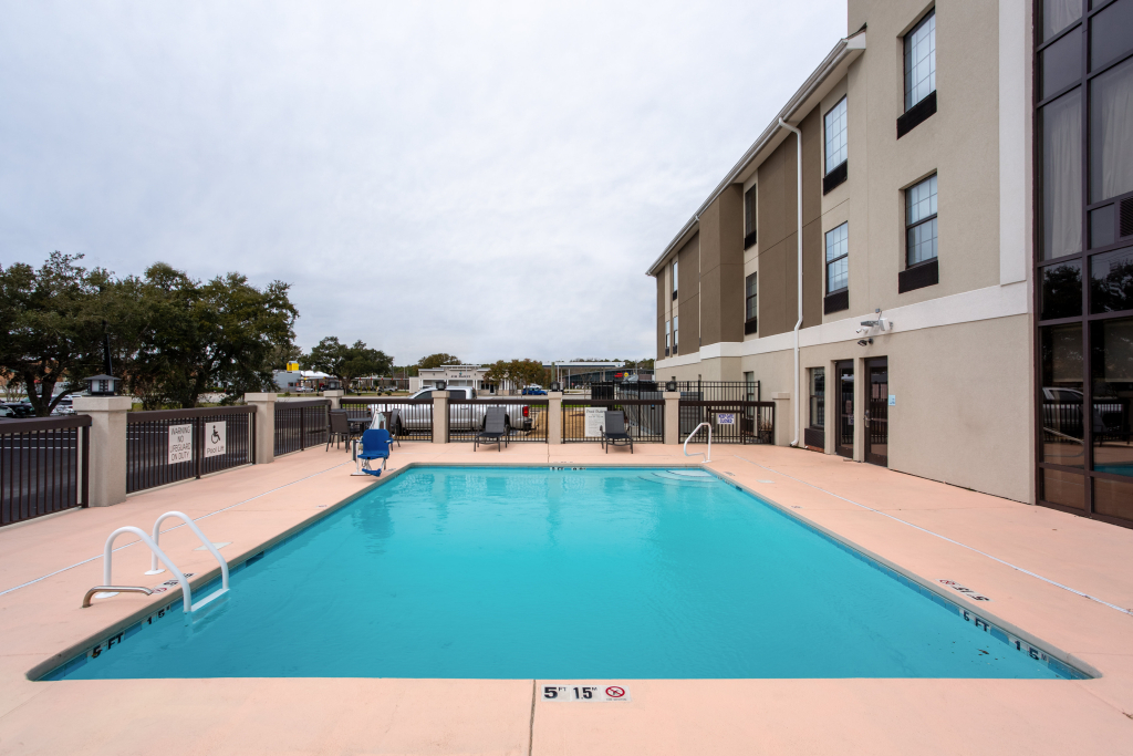 Holiday Inn Express & Suites - Morehead City by IHG