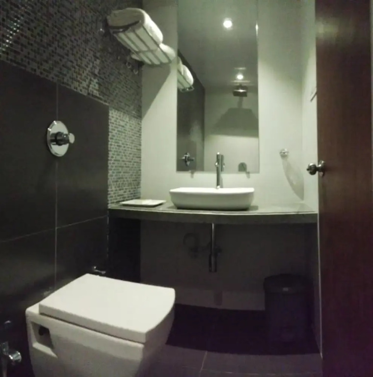 Seasons Hotel