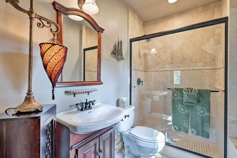 Truckee Escape w/ Hot Tub Near Ski Resorts