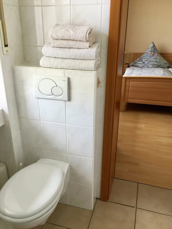 Modern Apartment With 2 Bathrooms in Lirstal