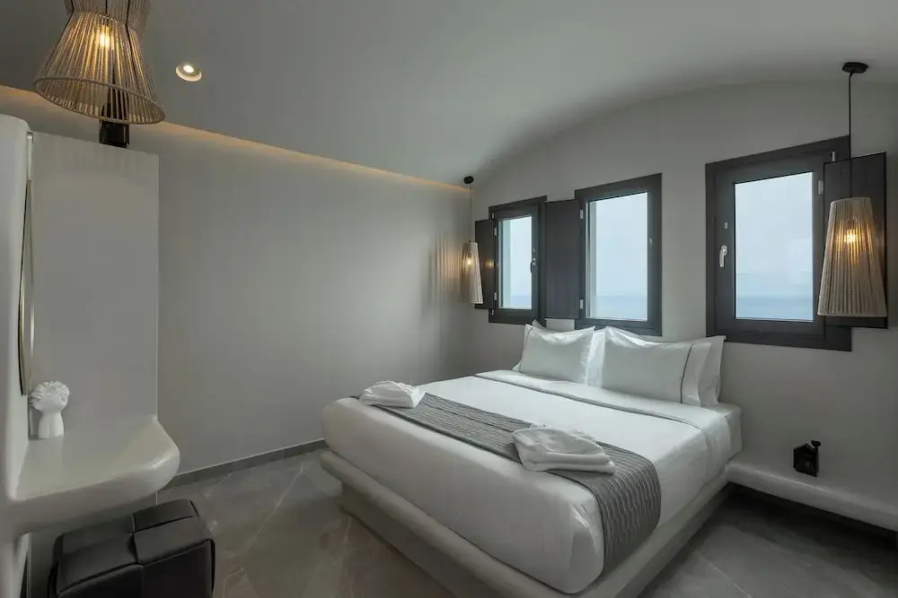 Kudos Suites Firostefani