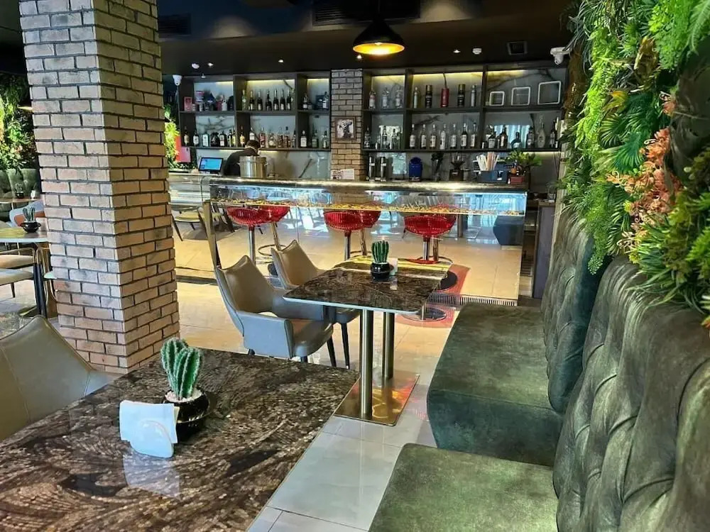 MandarinnART Hotel