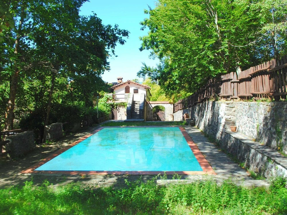 Holiday home with shared pool