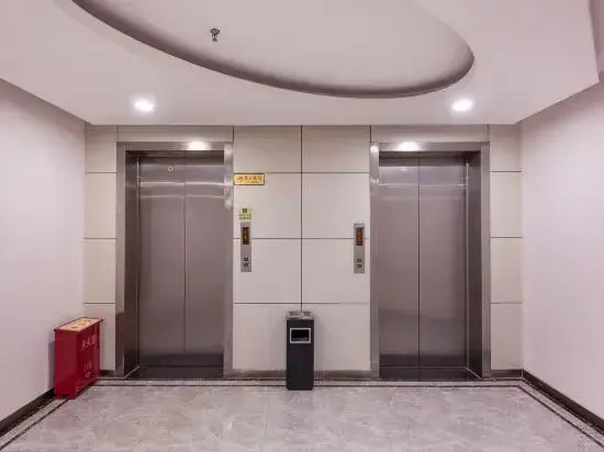 Eaka Hotel (Shijiazhuang Beiguo Mall, Jianshe Street)
