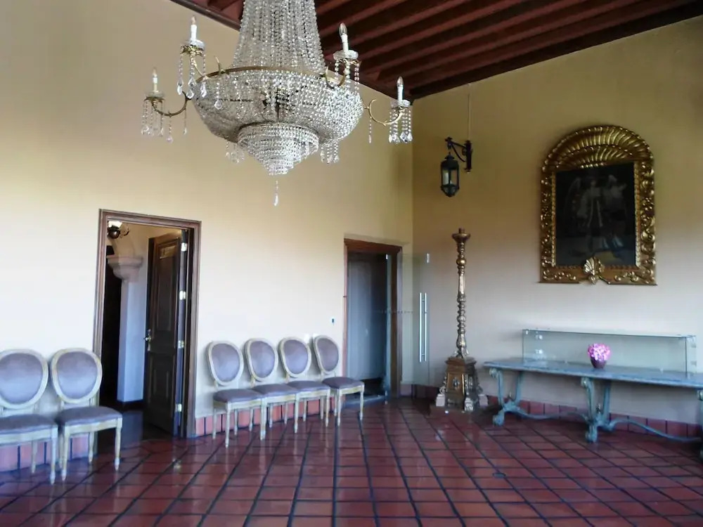 Hotel Virrey De Mendoza
