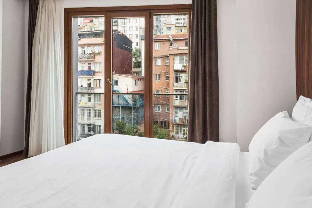 Modern Suites